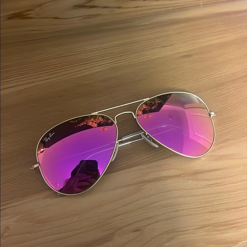 Ray-Ban Aviator Sunglasses with Pink Lenses